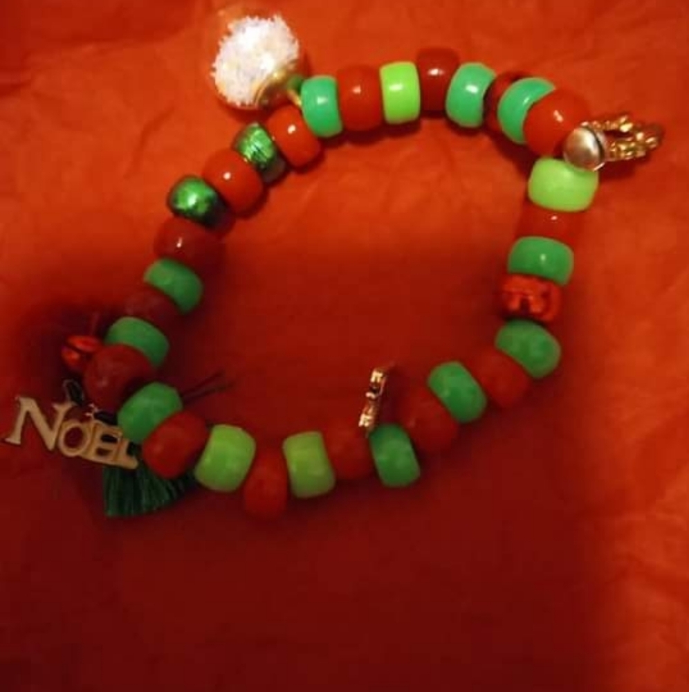 Festive Red and Green Beaded Bracelet
